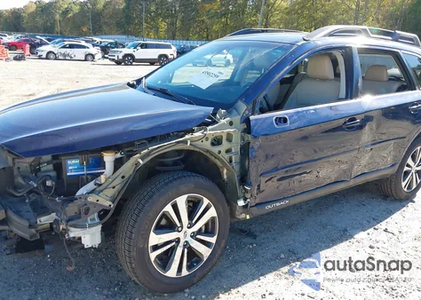 2018 Subaru Outback 3.6R Limited из США, поврежденный, VIN 4S4BSENC5J3242698